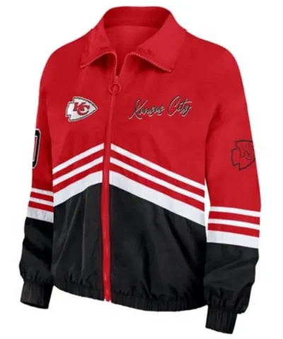 taylor-swift-chiefs-jacket