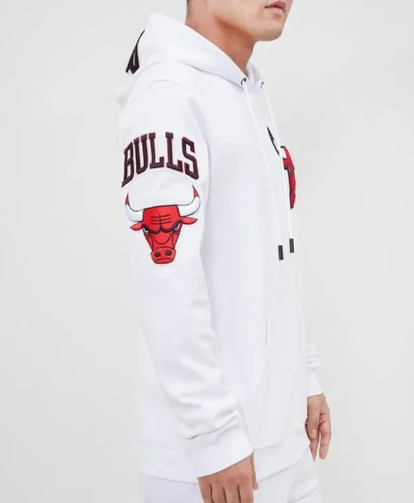 Shop Chicago Bulls White Pullover Hoodie