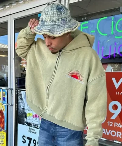 Gv Gallery Raspberry Hills Cropped Zip-Up Hoodie