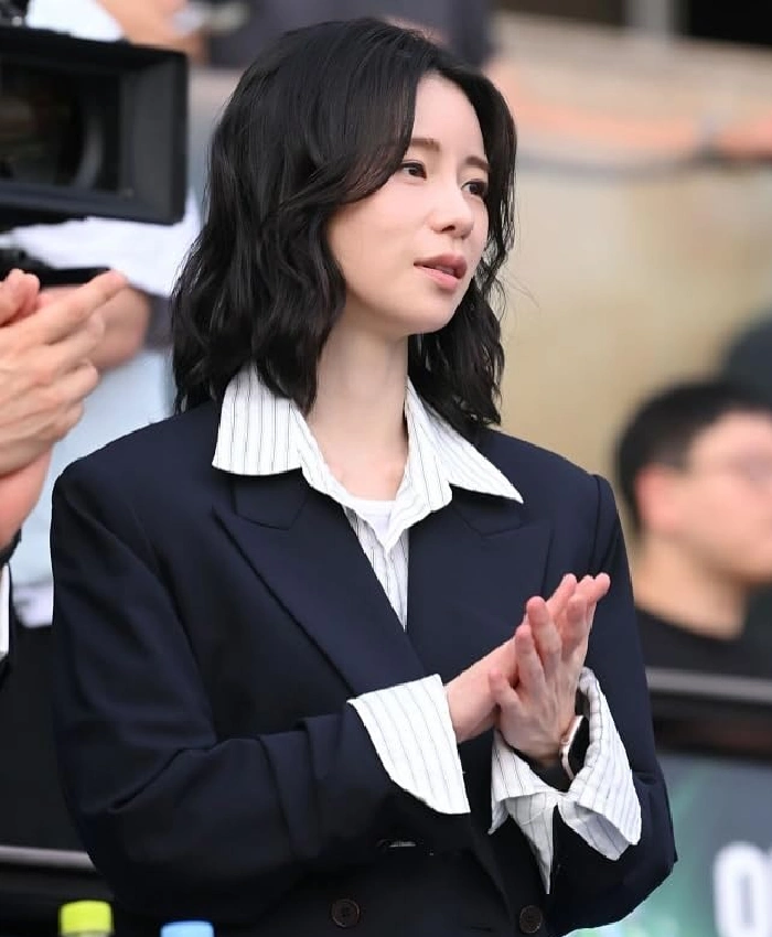 Lim Ji-yeon TV-Series Nice to Not Meet You 2025 Black Blazer