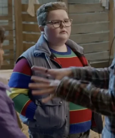 Derek Turnbow Stranger Things 2025 Jake Connelly Beige Cotton Vest