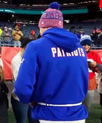 Alternative view of Drake Maye Patriots Retro Logo Hoodie