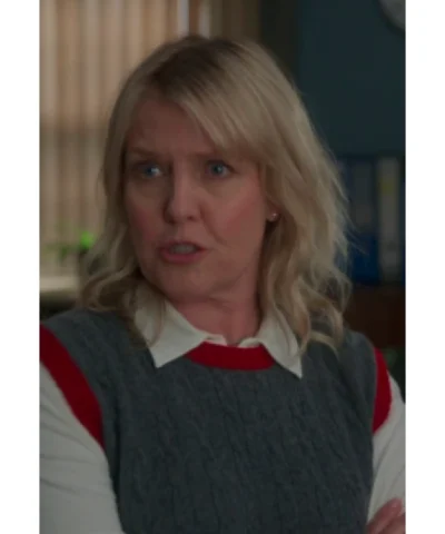 Ashley Jensen Shetland S10 Trim Cable Knitted Vest