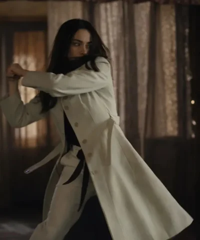 Bea Ponies S01 Emilia Clarke White Trench Coat