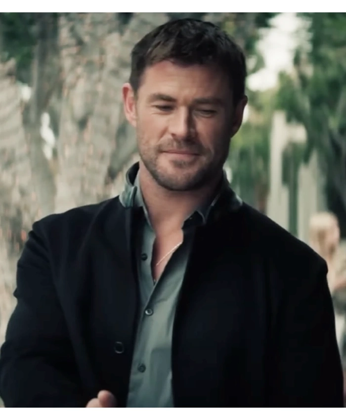 Crime 101 Chris Hemsworth Black Coat