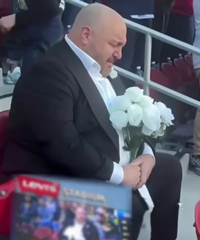 Kevin James Super Bowl Black Suit