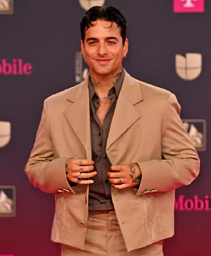 Maluma Cropped Beige Blazer